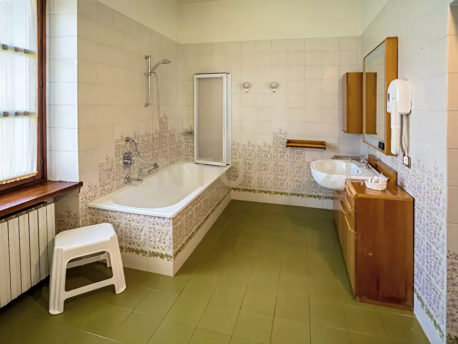 Immagine 4 di Villa in vendita  in Via Adige 25 a Brentino Belluno