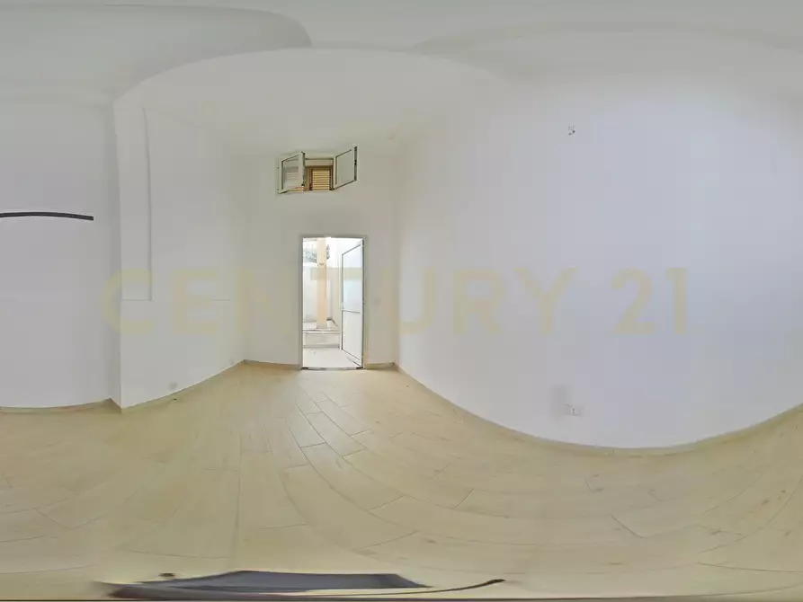 Immagine 23 di Locale commerciale in vendita  in Via Nizzeti 3 a Tremestieri Etneo