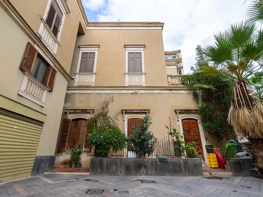 Immagine 16 di Palazzo in affitto  in Viale Regina Margherita 16 a Catania