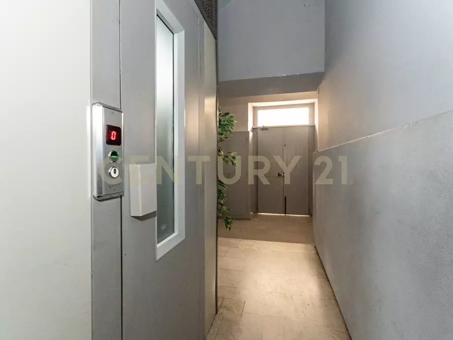 Immagine 7 di Pentalocale in vendita  in Via Milano 60 a Catania