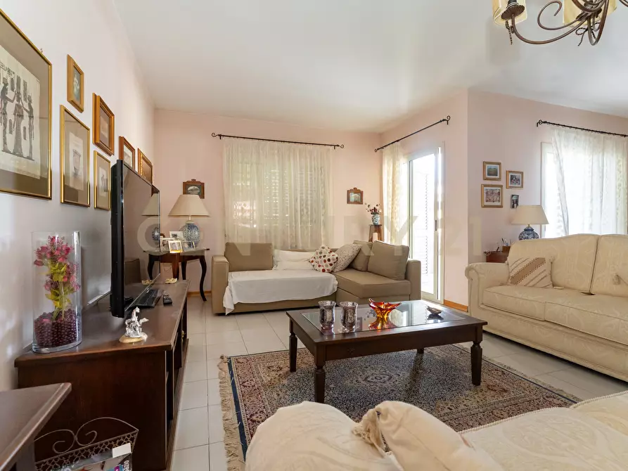 Immagine 10 di Pentalocale in vendita  in Via Nino Martoglio 13 a Valverde