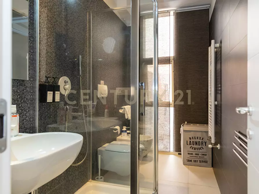 Immagine 38 di Trilocale in vendita  in Via Ruggero Leoncavallo 5 a Catania