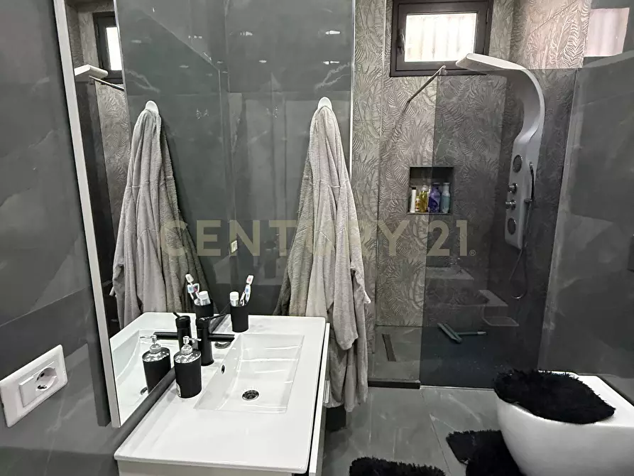 Immagine 8 di Appartamento in vendita  in Via Domenico Tempio 30 a Catania
