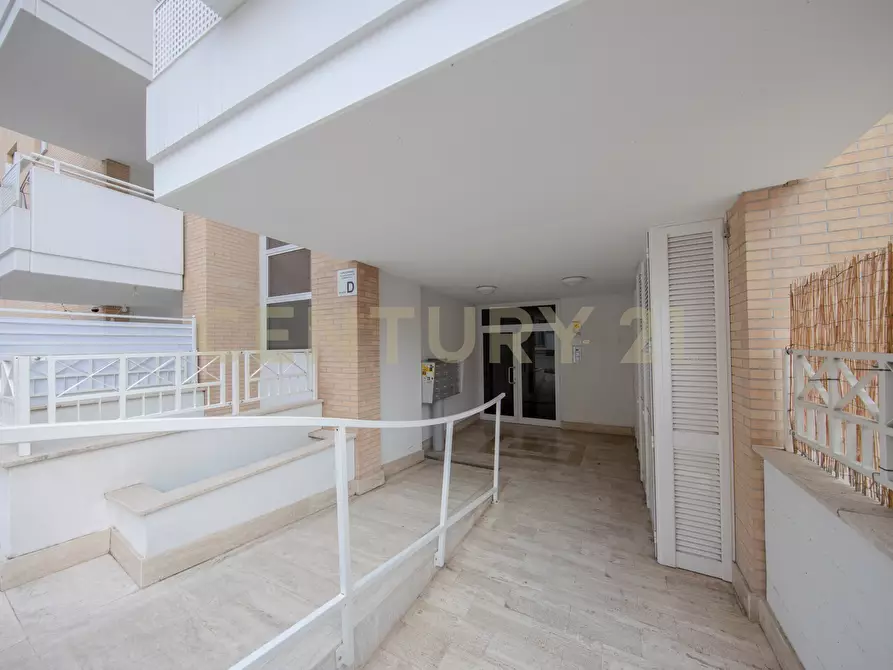 Immagine 21 di Bilocale in vendita  in Via Isotta Gaeta 15 a Roma