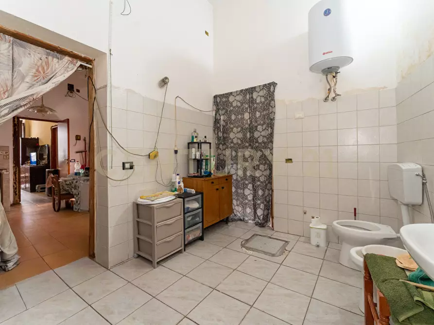 Immagine 21 di Casa indipendente in vendita  in Via Vittorio Veneto 83 a Misterbianco