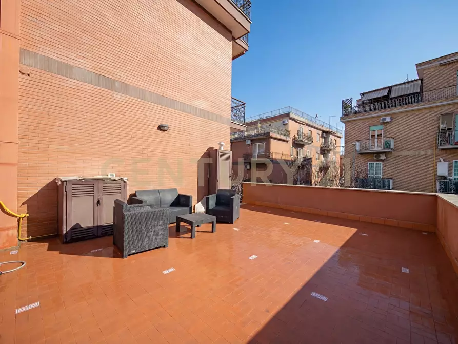 Immagine 23 di Bilocale in vendita  in Via Enrico Bondi 294 a Roma