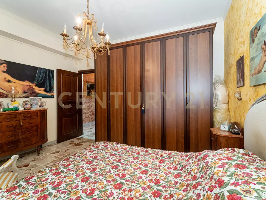 Immagine 46 di Pentalocale in vendita  in Via Carrubella 155 a Gravina Di Catania