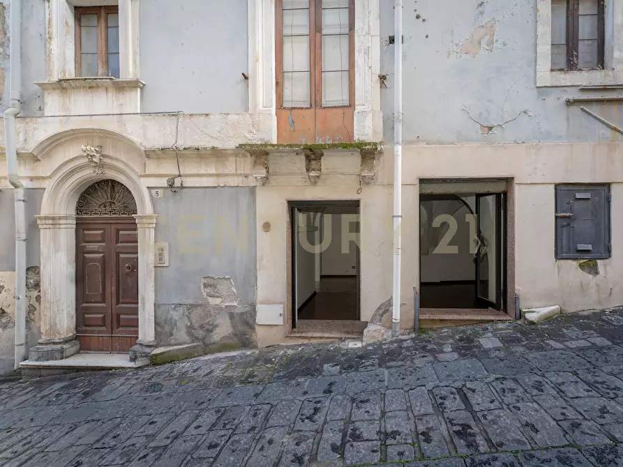 Immagine 2 di Attività artigianale in vendita  in Via Pietro Calanna 7 a Bronte