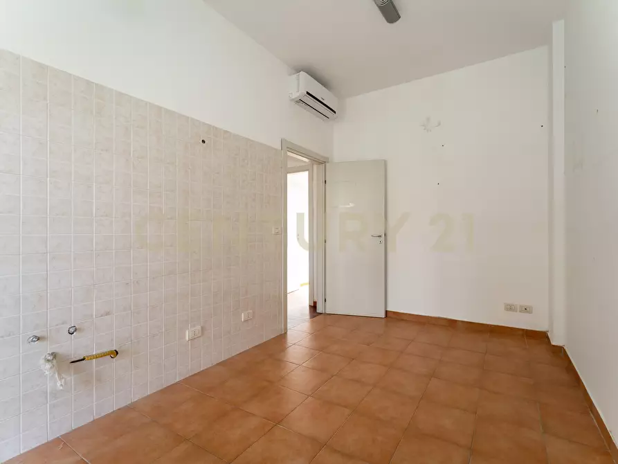 Immagine 38 di Pentalocale in vendita  in Corso Sicilia 64 a Catania