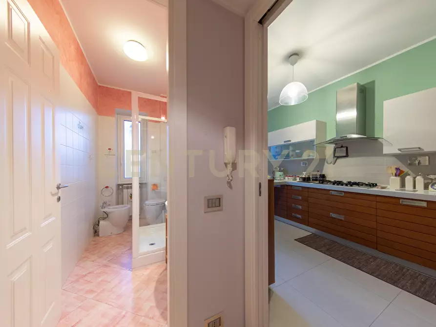 Immagine 26 di Quadrilocale in vendita  in Viale Ippocrate 116 a Roma