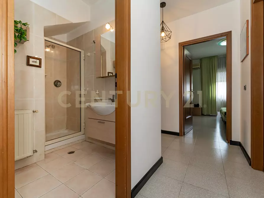Immagine 45 di Quadrilocale in vendita  in Viale Giuseppe Lainò 7 a Catania