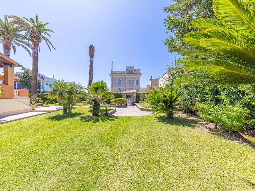 Immagine 14 di Villa in vendita  in Via Aurelia 393 a Santa Marinella