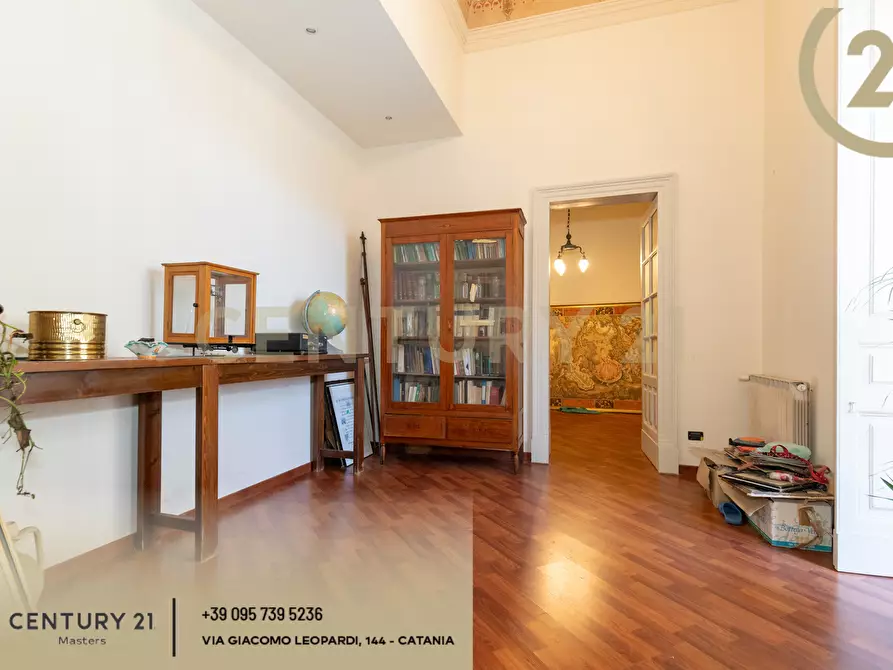 Immagine 72 di Pentalocale in vendita  in Via Etnea 196 a Catania