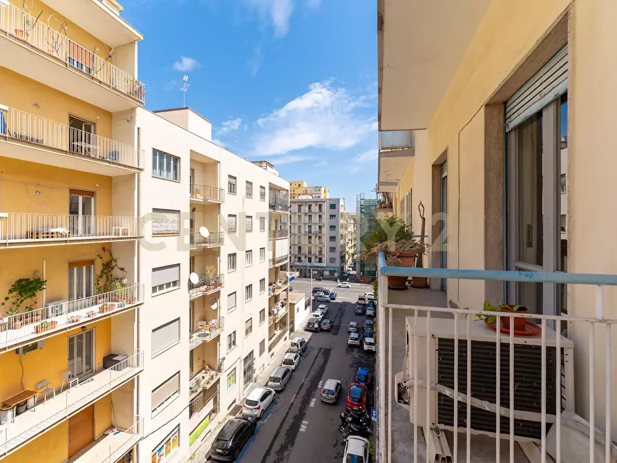 Immagine 43 di Quadrilocale in vendita  in Via Genova 64 a Catania