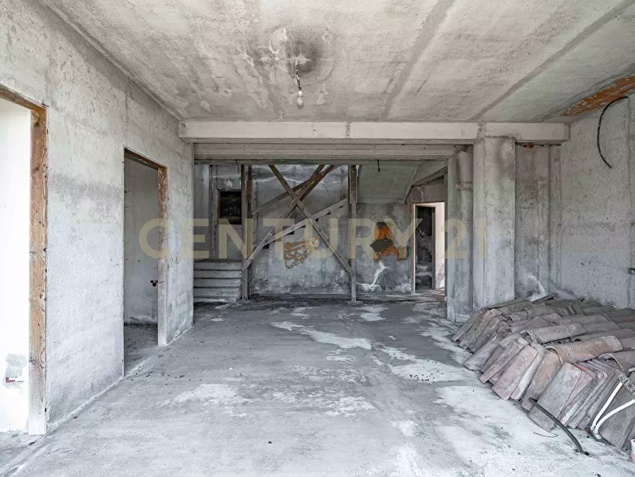 Immagine 19 di Palazzo in vendita  in Via dell'Aria snc a Pedara