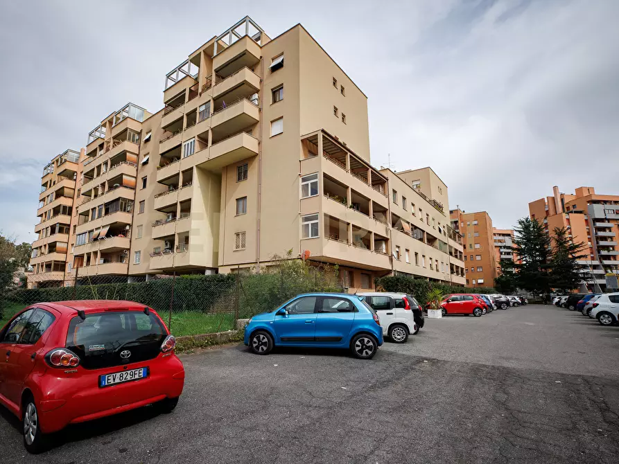 Immagine 41 di Trilocale in vendita  in Via Tazio Nuvolari 210 a Roma