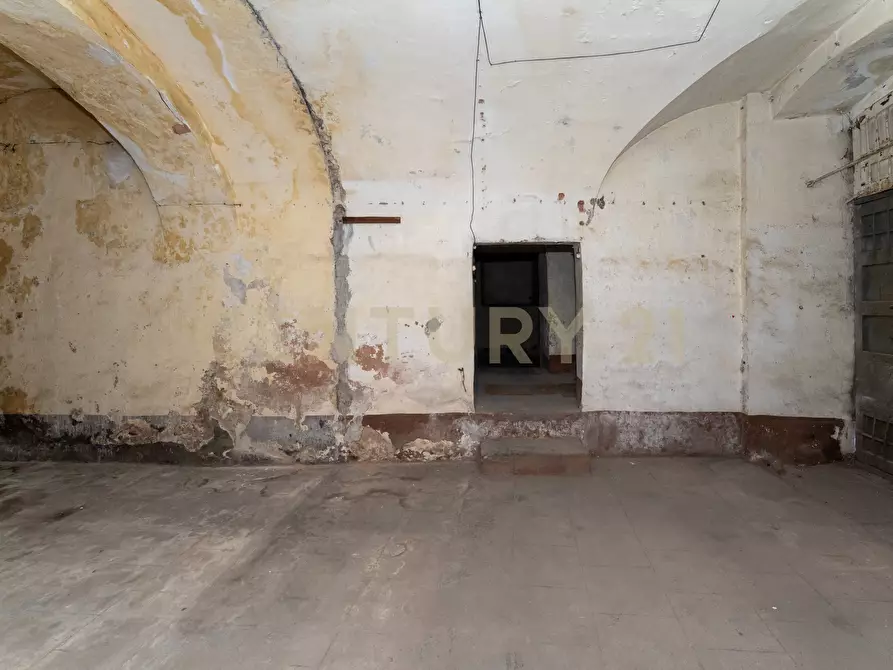 Immagine 20 di Locale commerciale in vendita  in Piazza Manganelli 15 a Catania