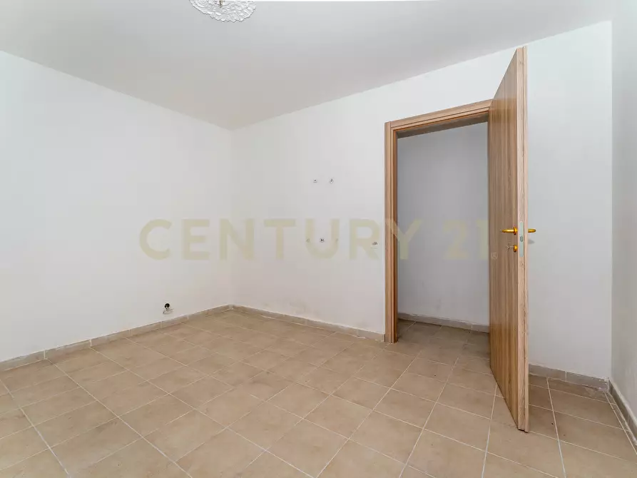 Immagine 29 di Quadrilocale in vendita  in Stradale Cravone 105 a Catania