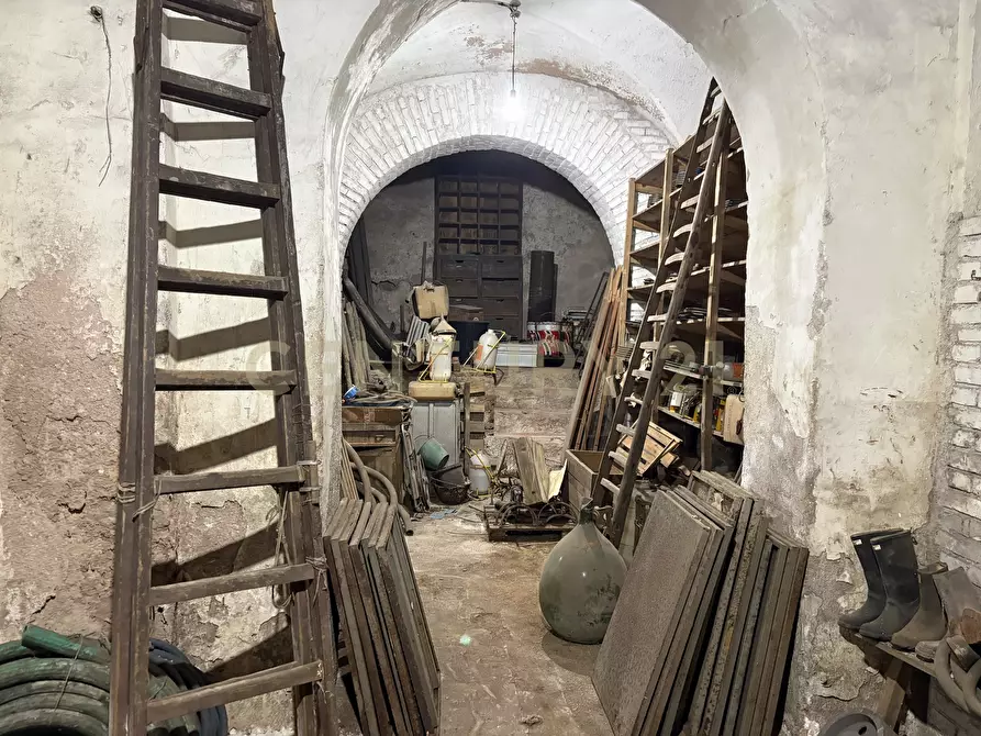 Immagine 59 di Locale commerciale in vendita  in Via 6 Aprile 59 a Catania