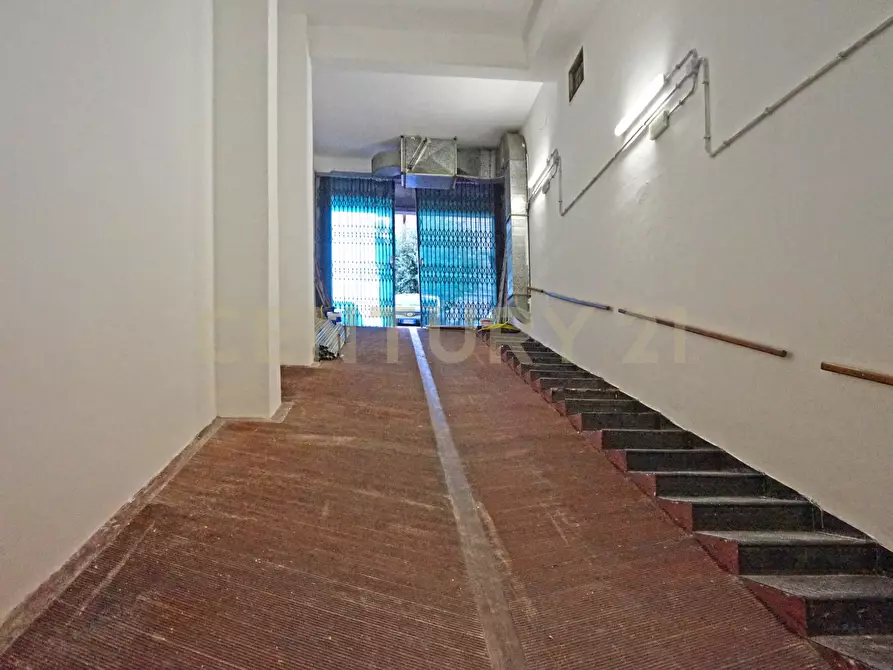 Immagine 2 di Locale commerciale in vendita  in Via Federico Nansen 24 a Roma