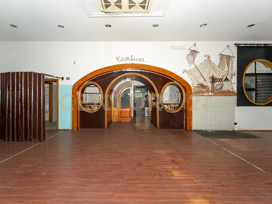 Immagine 46 di Locale commerciale in affitto  in Via Catira 2 a San Gregorio Di Catania