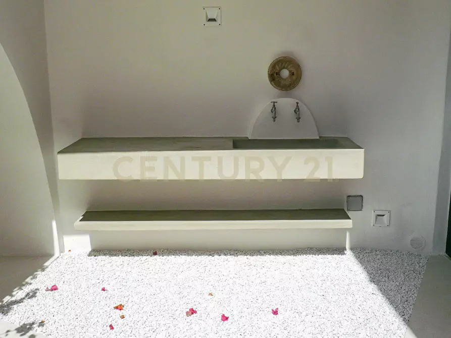 Immagine 29 di Villa in vendita  in Via Staglio 23 a Ponza