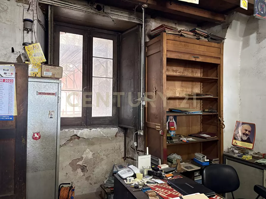Immagine 18 di Locale commerciale in vendita  in Via 6 Aprile 59 a Catania
