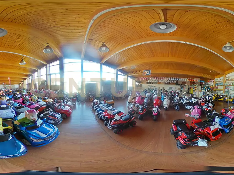 Immagine 58 di Locale commerciale in vendita  in Via Passo Gravina 150 a Catania