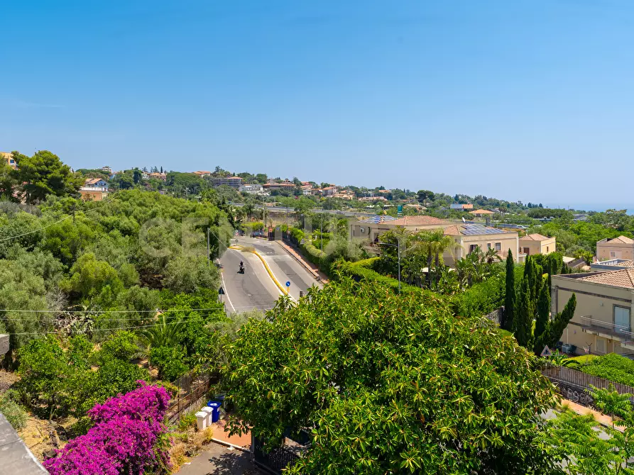 Immagine 59 di Loft/Open space in vendita  in Via Madonna delle Lacrime 64 a San Giovanni La Punta