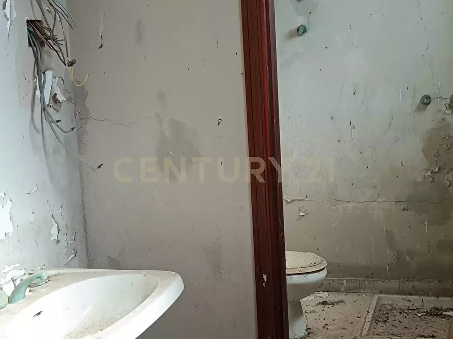 Immagine 4 di Locale commerciale in vendita  in Viale dei Lidi 433/E a Siracusa