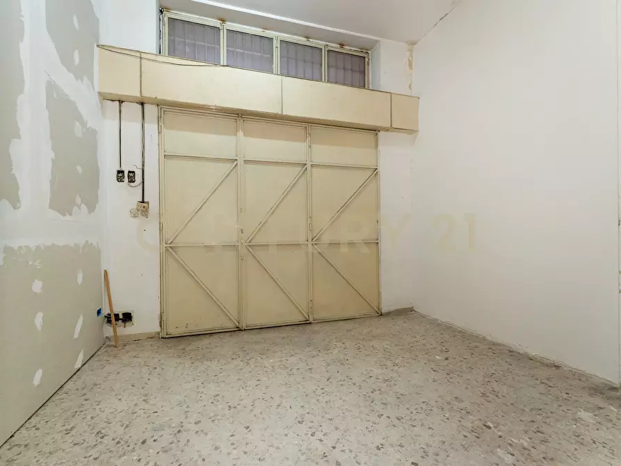 Immagine 20 di Pentalocale in vendita  in Via Duca Degli Abruzzi 54 a Catania