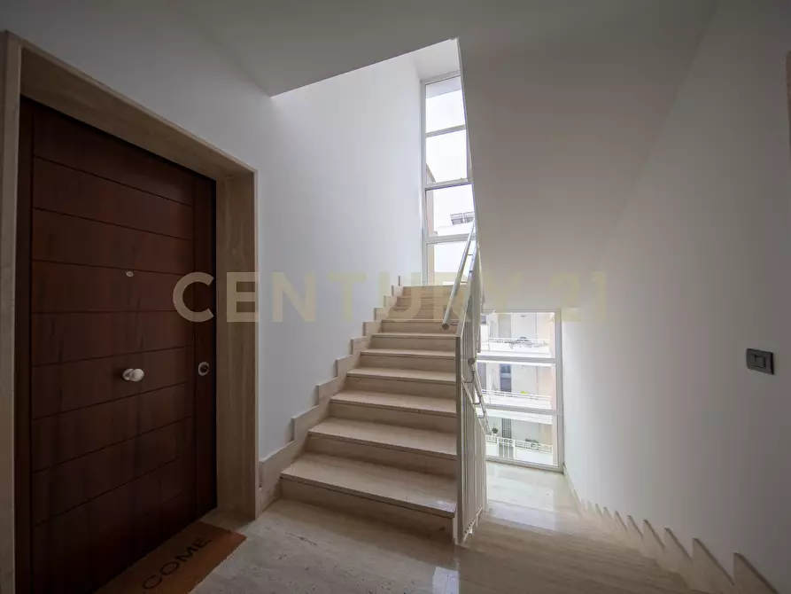 Immagine 20 di Bilocale in vendita  in Via Isotta Gaeta 15 a Roma