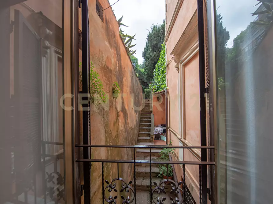 Immagine 51 di Pentalocale in vendita  in Viale Madonna del Tufo 26 a Rocca Di Papa