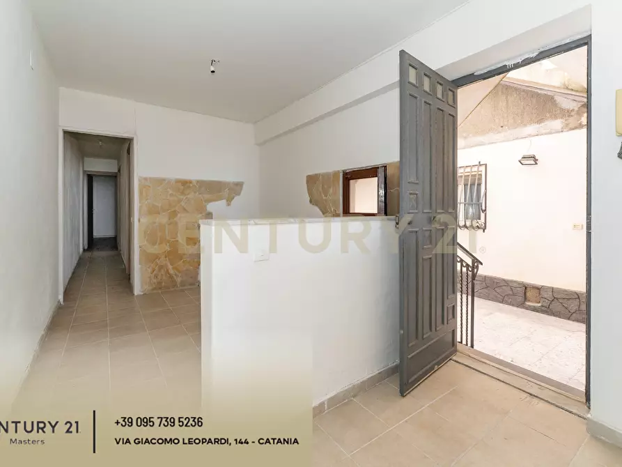 Immagine 63 di Quadrilocale in vendita  in Stradale Cravone 105 a Catania