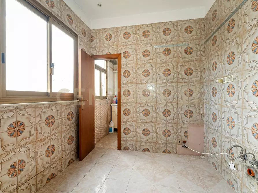 Immagine 21 di Pentalocale in vendita  in Via Edmondo de Amicis 62 a Catania