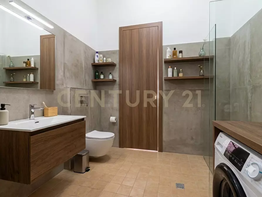Immagine 35 di Villa in vendita  in Via Quartiere Longo 18 a Aci Castello