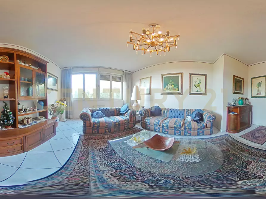 Immagine 53 di Pentalocale in vendita  in Viale Nitta 16b a Catania