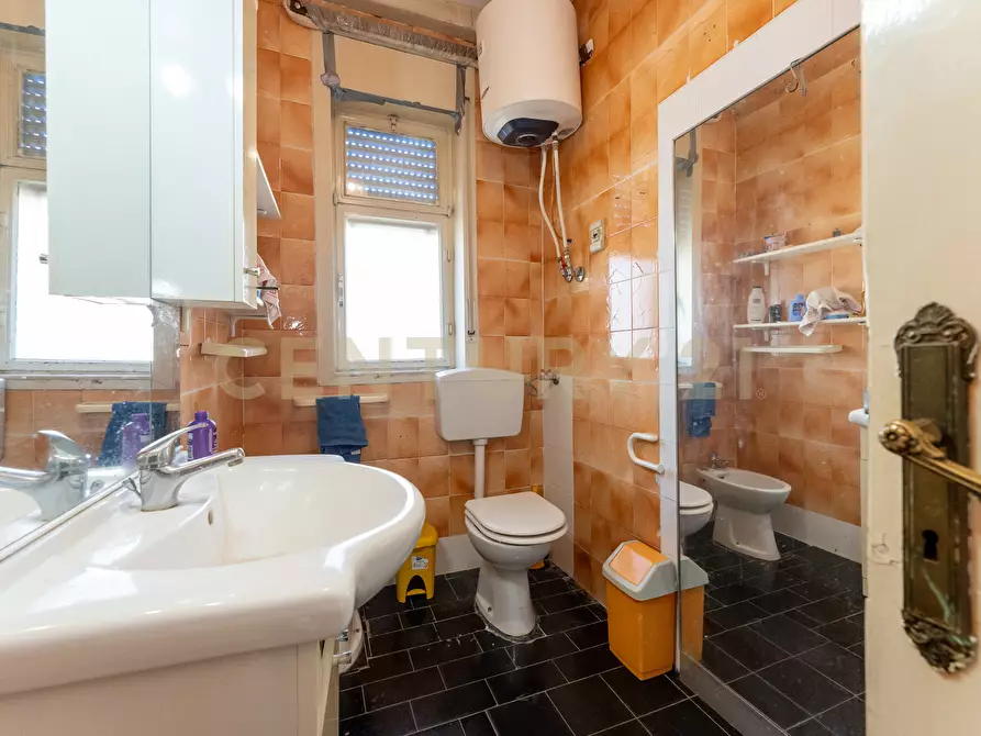 Immagine 18 di Quadrilocale in vendita  in Via Federico Confalonieri 9 a Catania