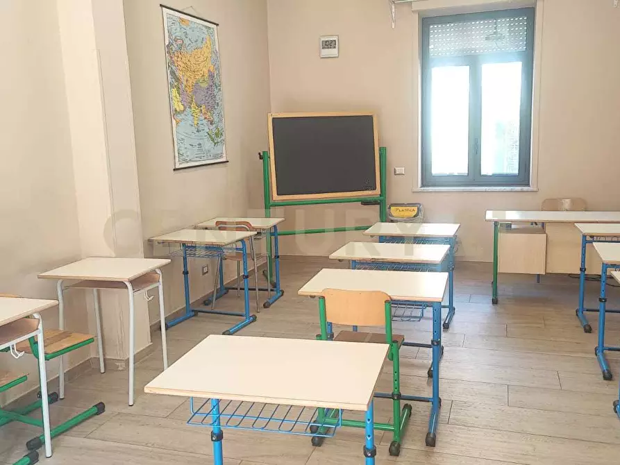 Immagine 24 di Palazzo in vendita  a Messina