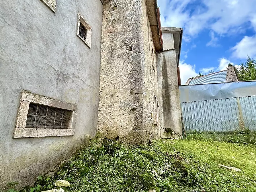 Immagine 3 di Rustico / casale in vendita  in Contrada Tezze snc a Velo Veronese