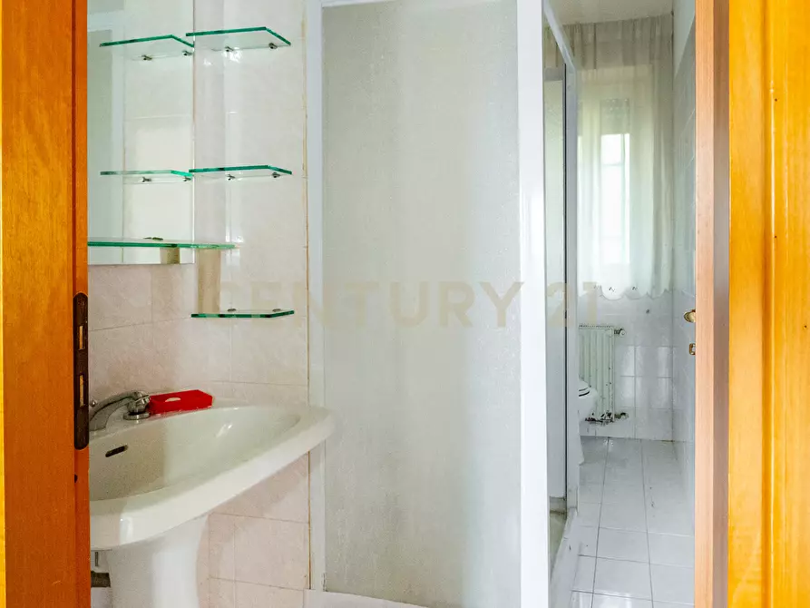 Immagine 16 di Pentalocale in vendita  in Via Stefano Vitale 12 a Catania