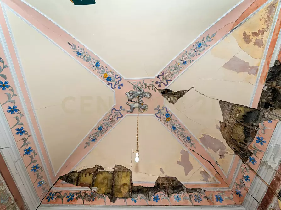 Immagine 81 di Casa indipendente in vendita  in Via Armando Diaz 83 a Zafferana Etnea