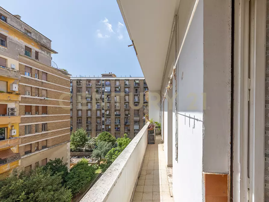 Immagine 16 di Trilocale in vendita  in Via Rosa Guarnieri Carducci 3 a Roma