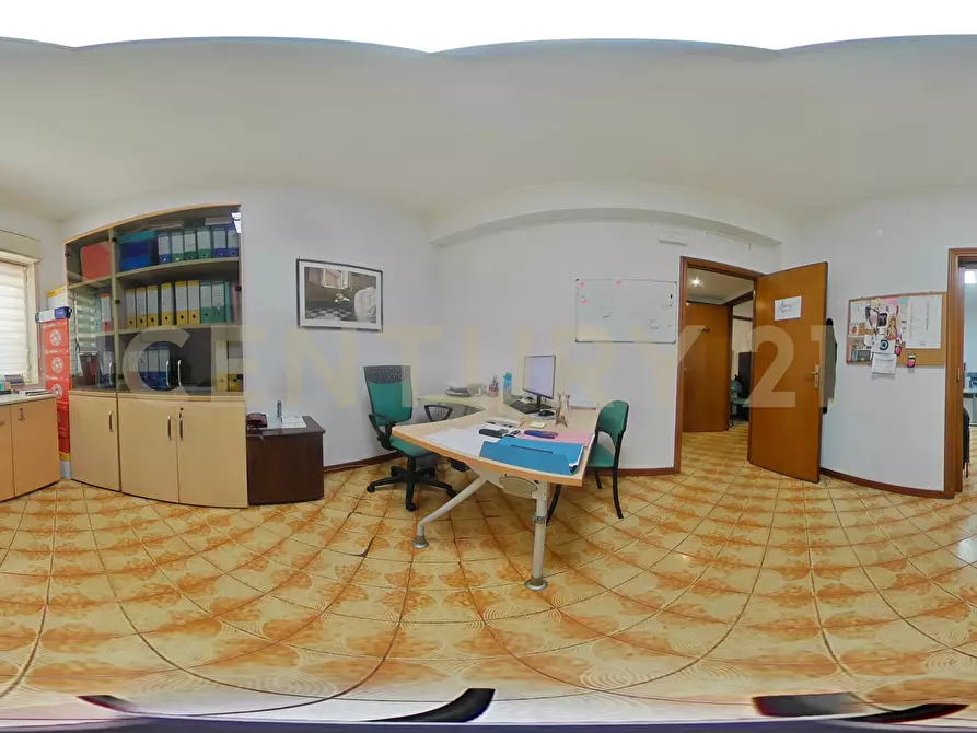 Immagine 47 di Pentalocale in vendita  in Via Grazia Deledda 2 a Catania