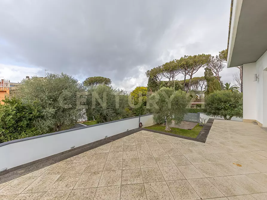 Immagine 76 di Villa in affitto  in Via Bedollo 117 a Roma