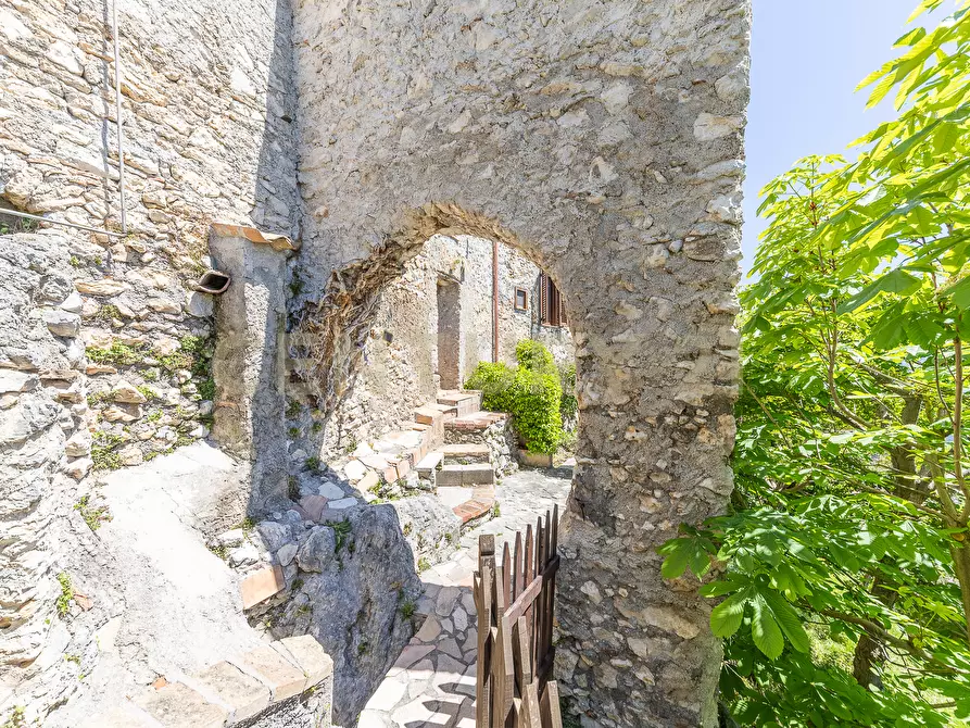 Immagine 104 di Rustico / casale in vendita  in Via Monte Scalambra a Serrone