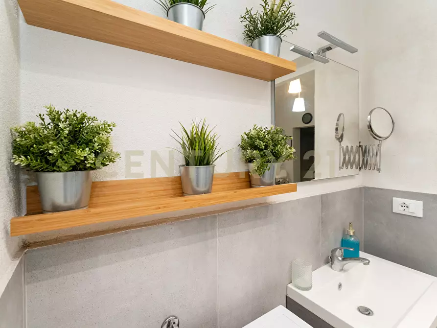 Immagine 19 di Bilocale in vendita  in Via Grimaldi 114 a Catania