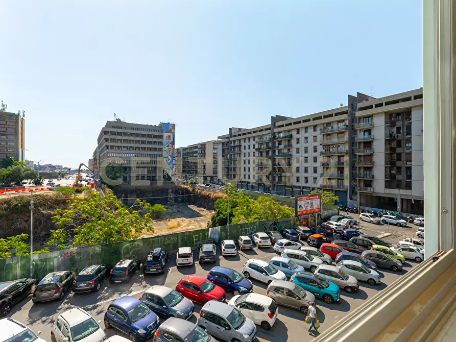 Immagine 29 di Pentalocale in vendita  in Corso Sicilia 64 a Catania