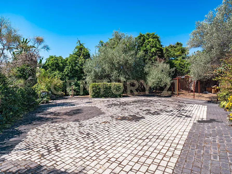 Immagine 3 di Villa in vendita  in Via Fisichelli a San Giovanni La Punta