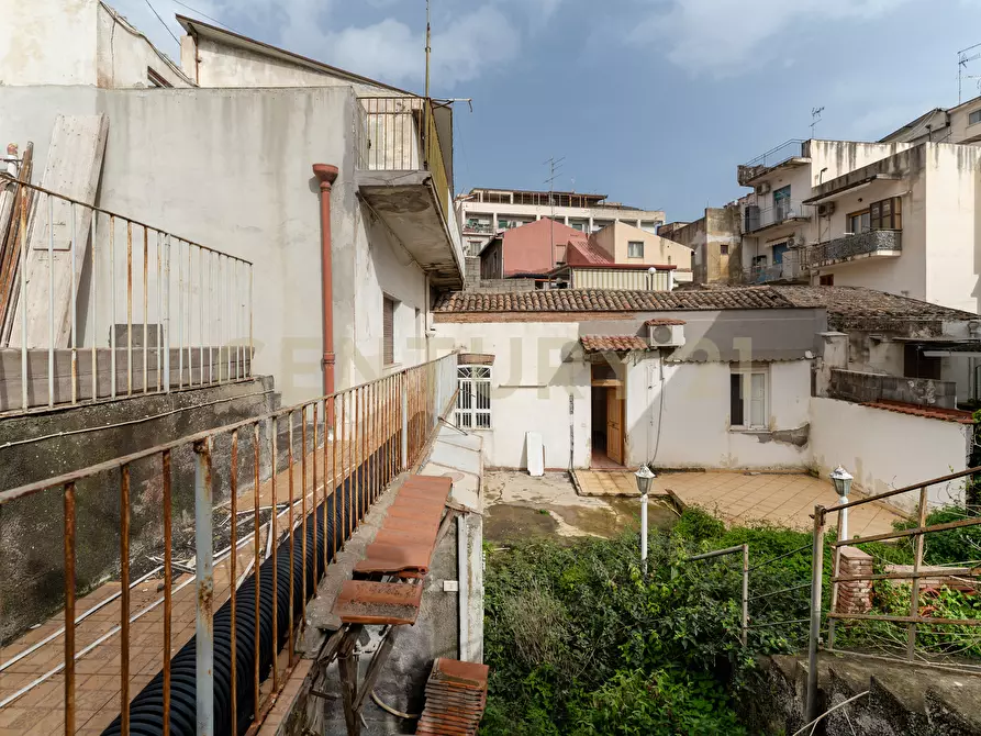 Immagine 34 di Casa bifamiliare in vendita  in Via Velletri 16 a Catania
